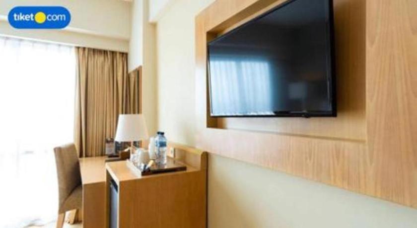 Horison Ultima Semarang Hotel Exterior photo